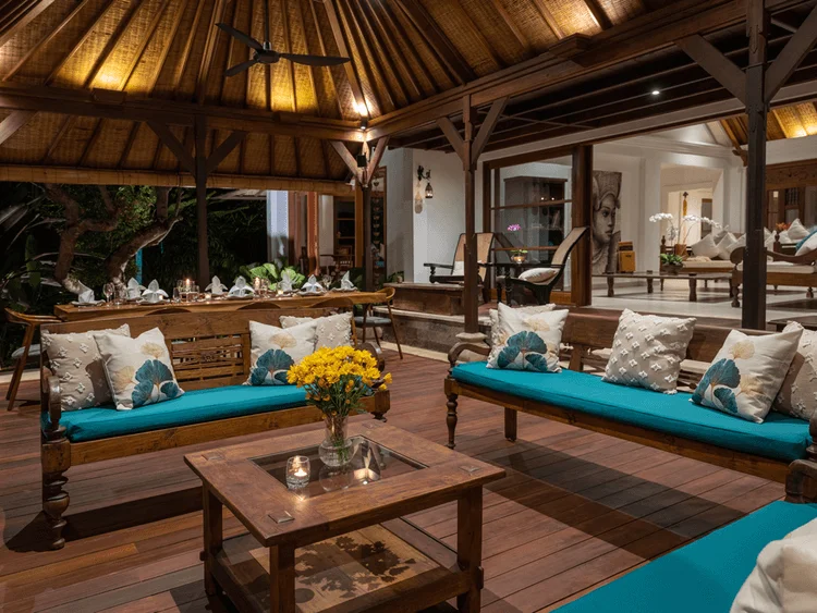 Outdoor seating by the pool